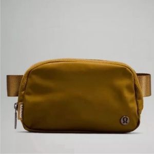 Lululemon Everywhere Belt Bag 1L (Burnt Caramel)